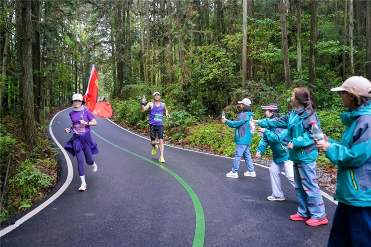 茶香为伴，机械狗领跑……武夷山青春彩虹跑活动正式开启